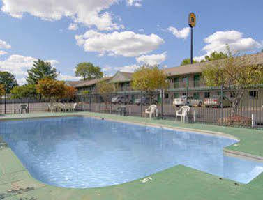 Motel 6 Hurricane, Wv Exterior photo